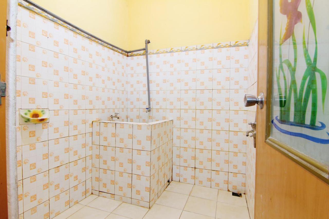 Arjuna Hostel Semarang Phòng bức ảnh