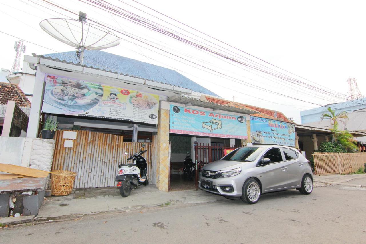 Arjuna Hostel Semarang Ngoại thất bức ảnh